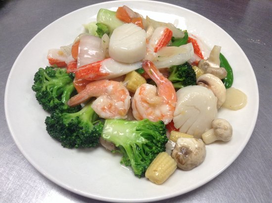 Chef’s special (seafood delight)